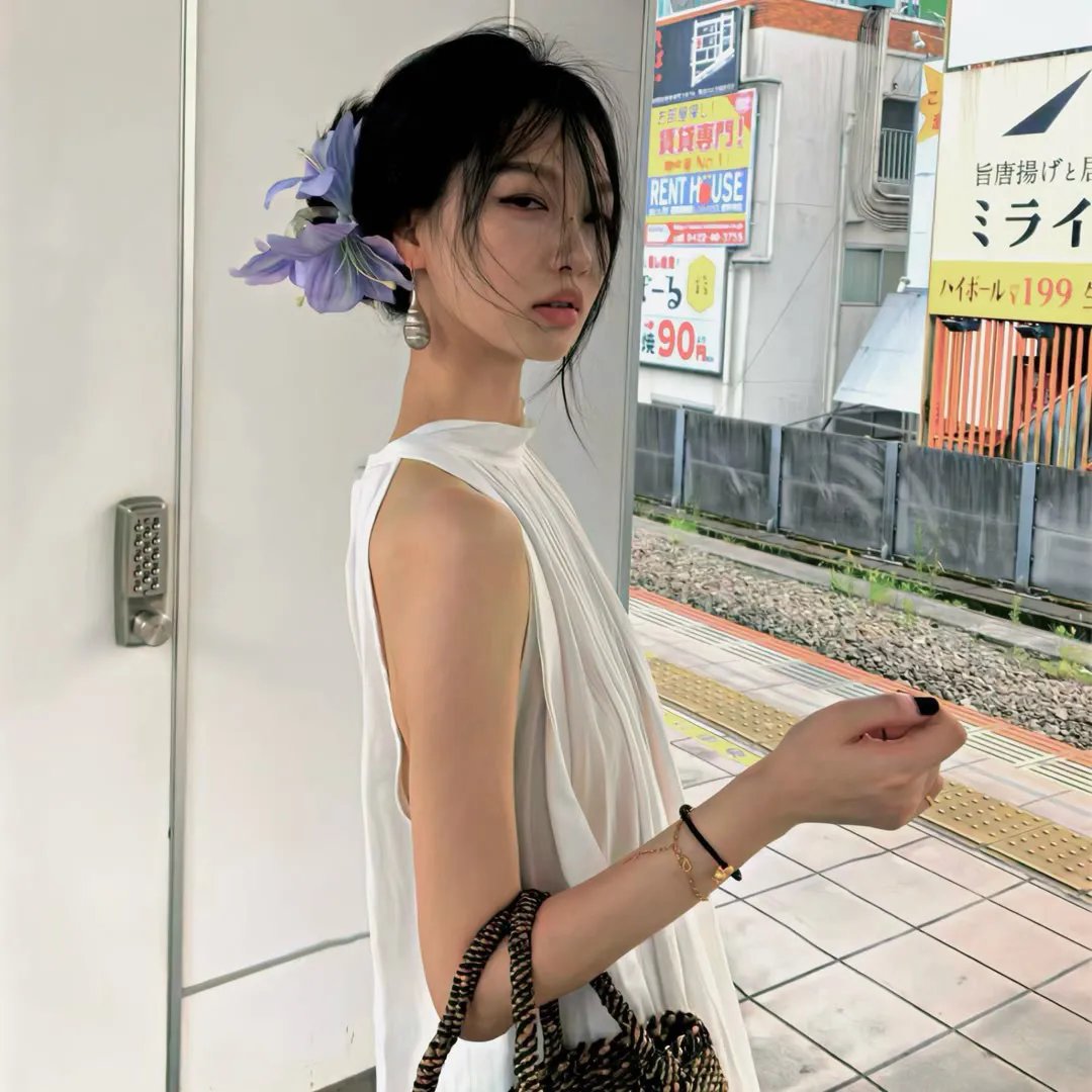 秋霞